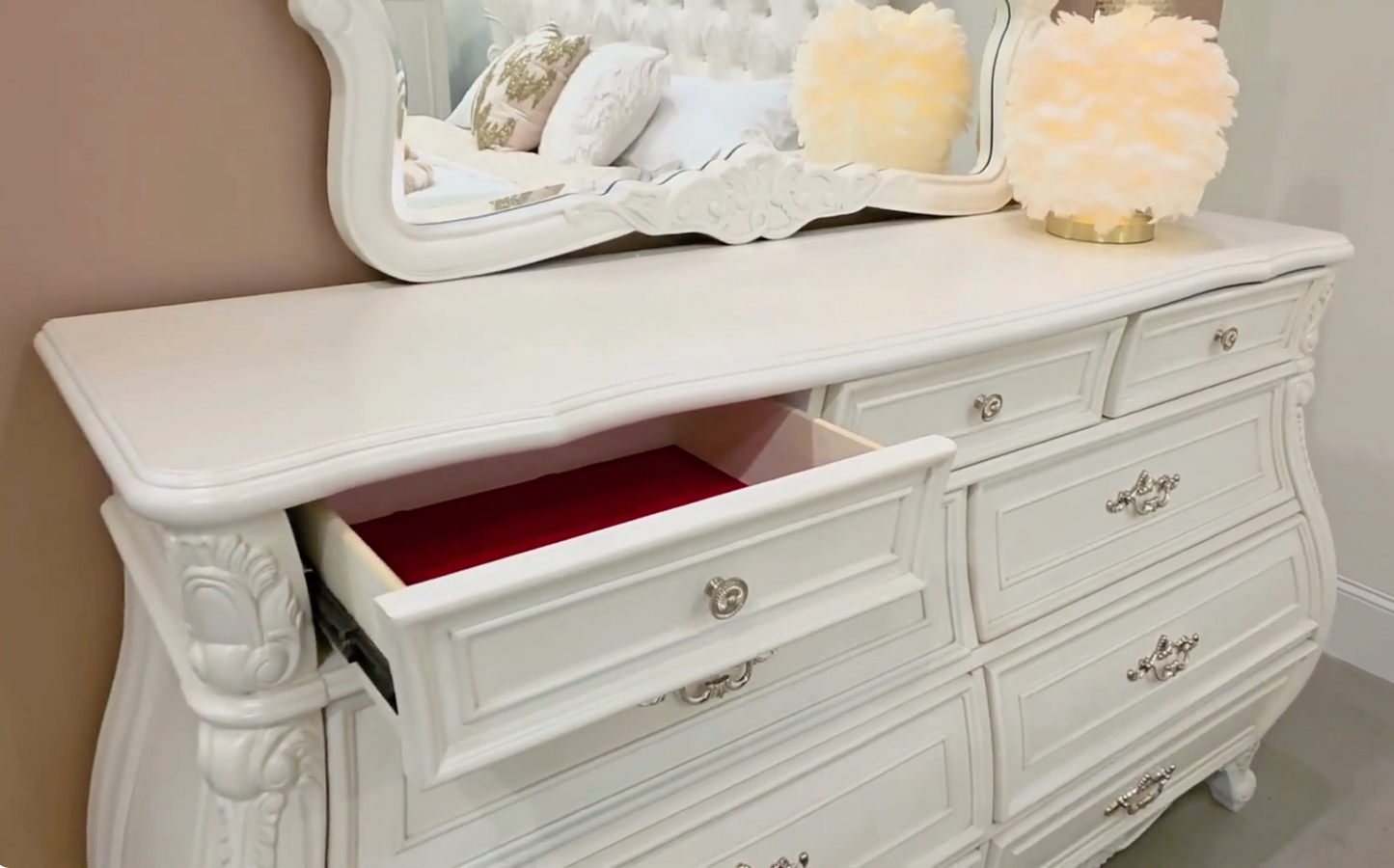Opulence Bedroom Set in White